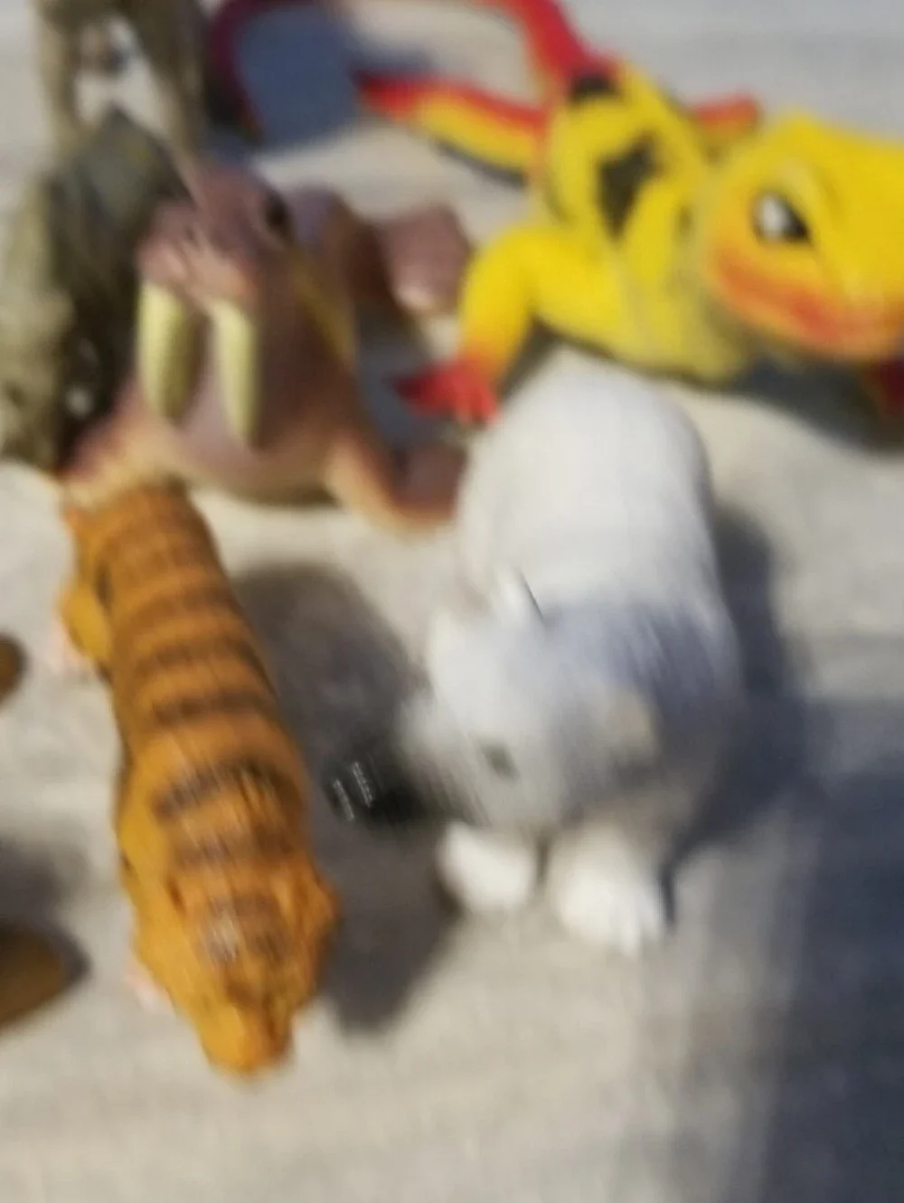Mixed Animal Figurine Lot - Colorful Animals - Picture 5 of 7